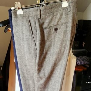 2 PAIR LOT - Men’s CHARLES TYRWHITT slacks / 34x32